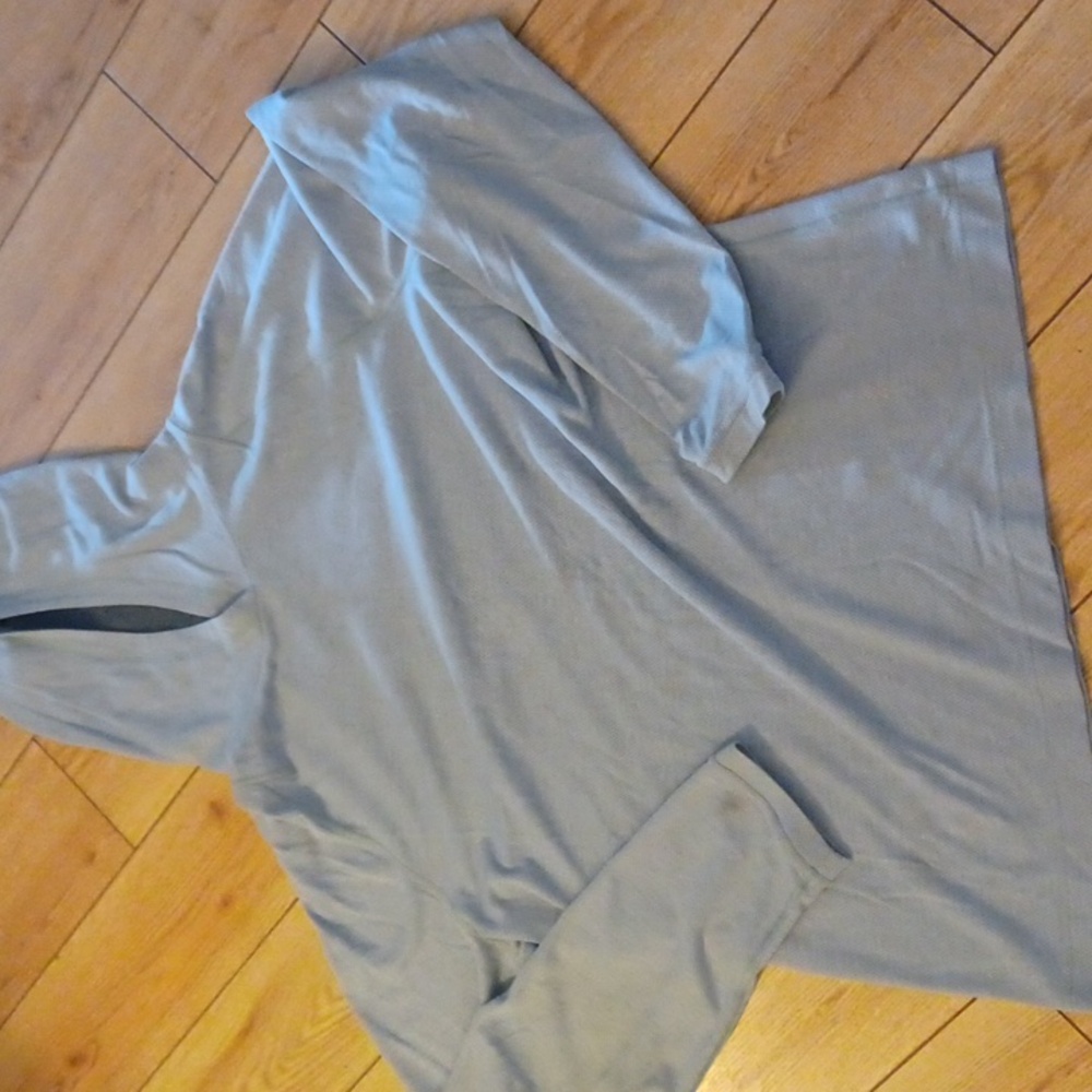 Lulelemon Hoodie  XL LS Men's Light Blue Gray Soft Cotton Knit EUC - Picture 3 of 3